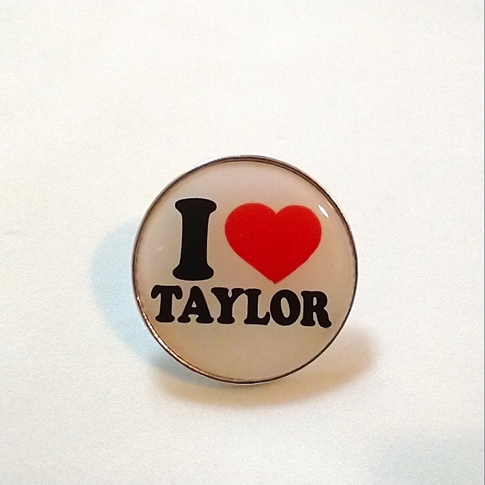 🧁 3/$30 I ❤️ Taylor Swift Pin NEW